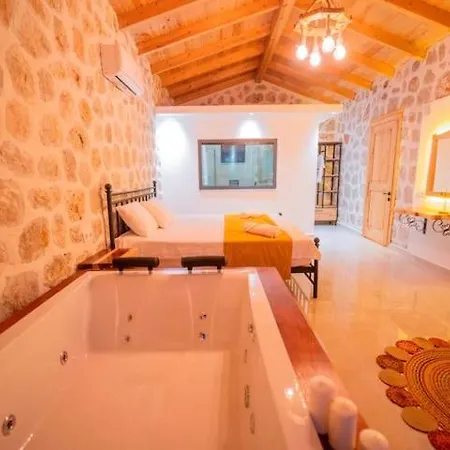 Stone Hause * Kas